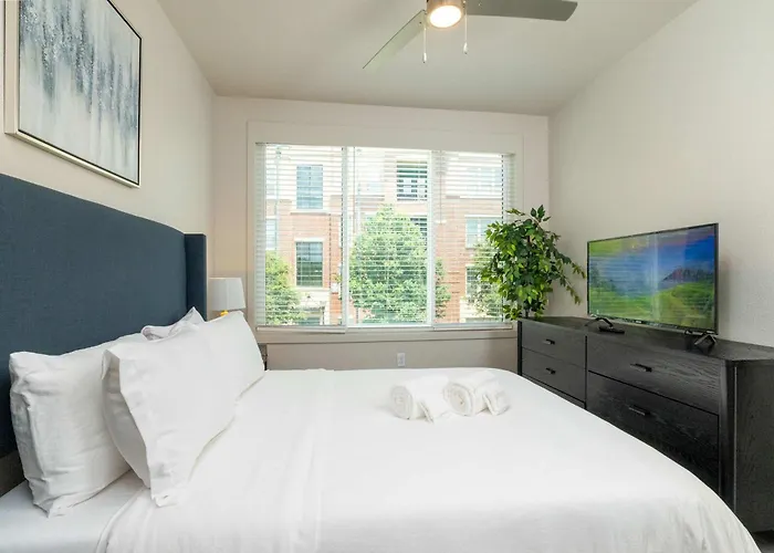 Modern In Worth - Queen Bed - Shops * Fort Worth
