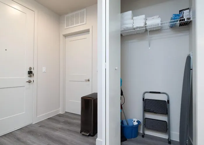 Modern In Worth - Queen Bed - Shops Apartment Fort Worth